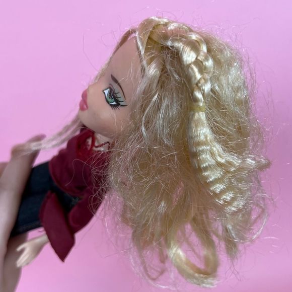 Bratz “Strut It” Green Eyes CLOÉ Doll - Picture 3 of 7